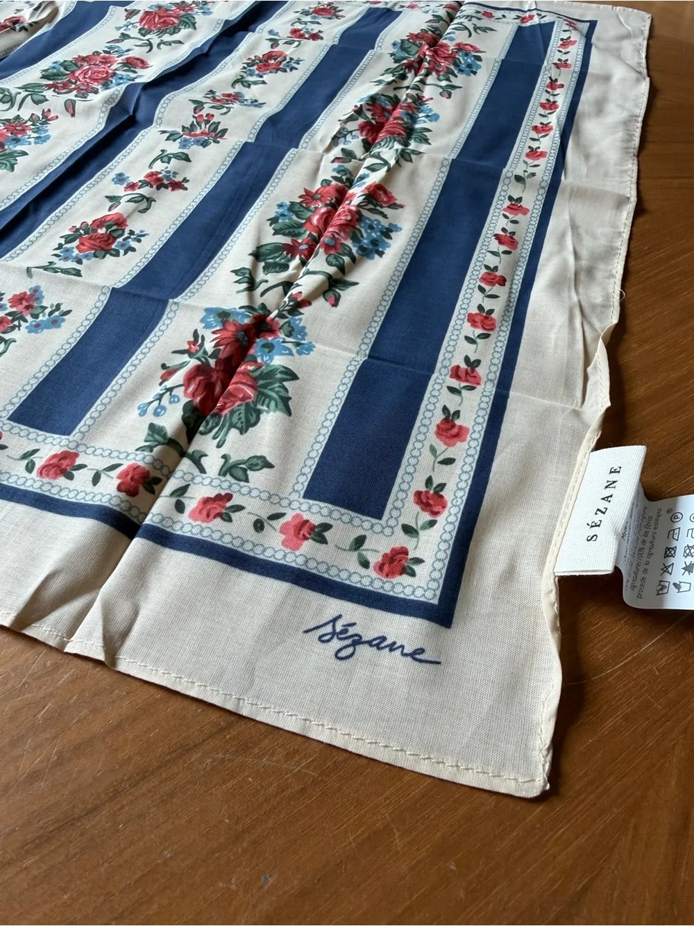 Sezane scarf 50x50cm